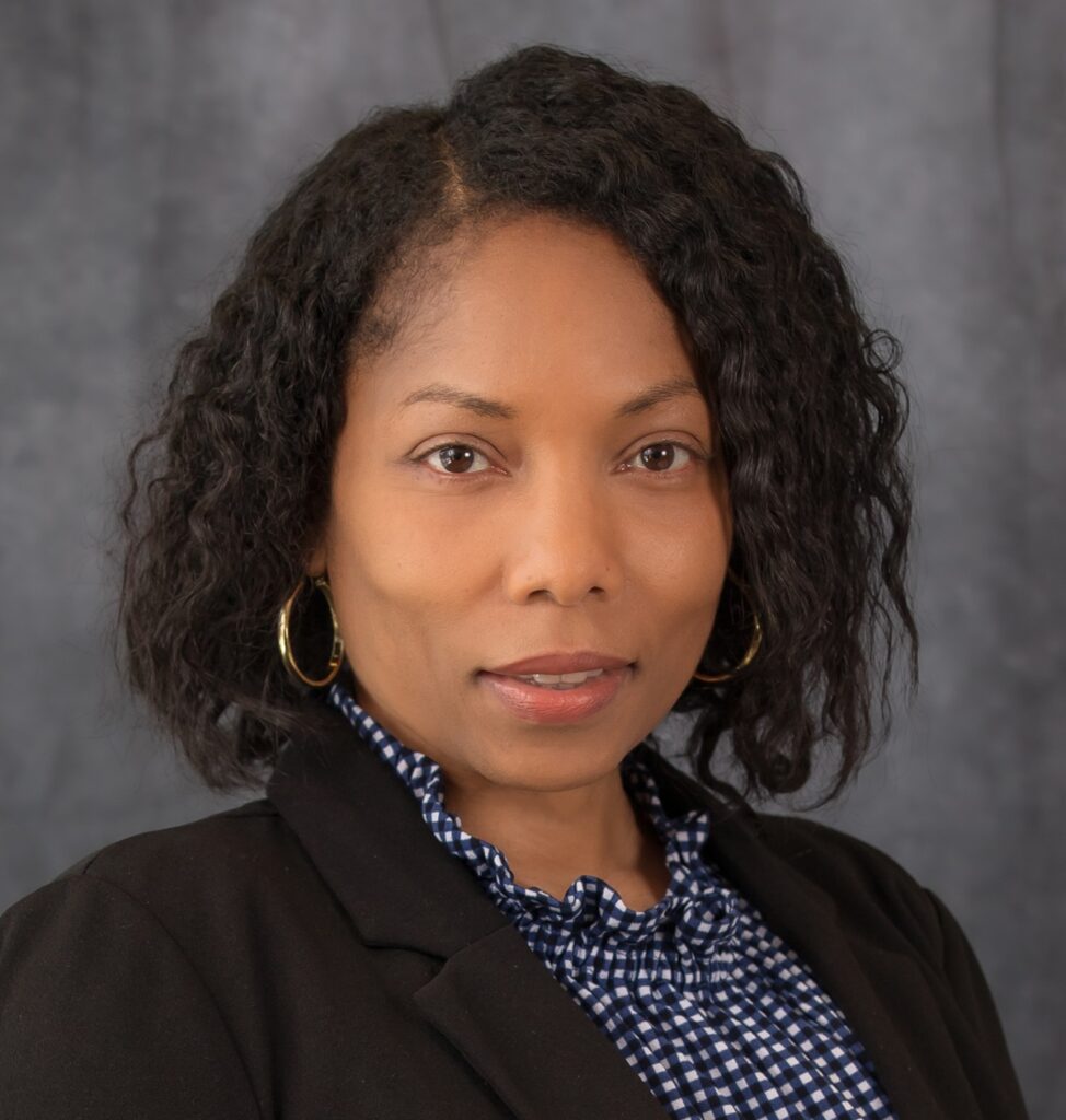 headshot of Yolanda Jackson, Paragon Bank's Banking Center Manager for Atlanta
